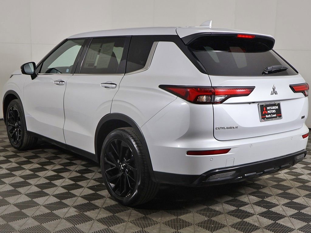 Used 2023 Mitsubishi Outlander SEL Black Edition AWD/4WD image 12