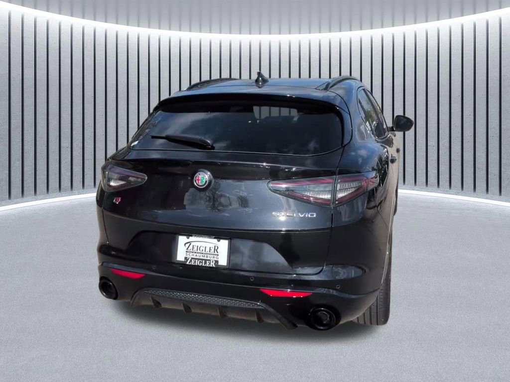 Used 2025 Alfa Romeo Stelvio Sprint image 10