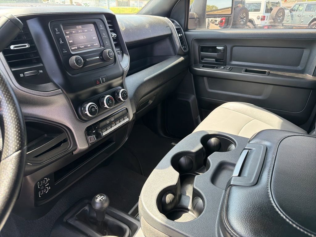 Used 2024 RAM 3500 Tradesman w/ Chrome Appearance Group AWD/4WD image 32