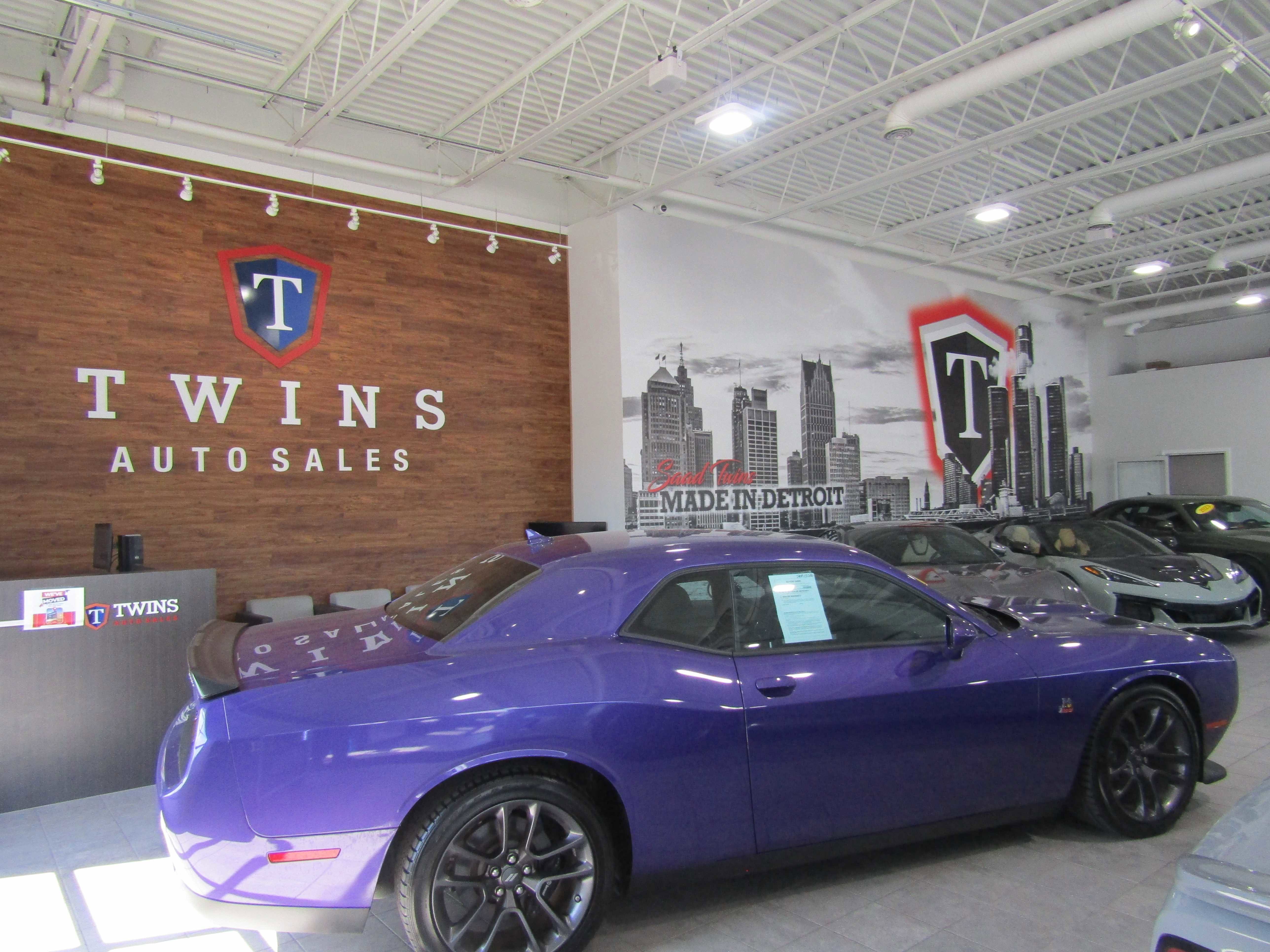 Used 2023 Dodge Challenger R/T Scat Pack RWD image 1