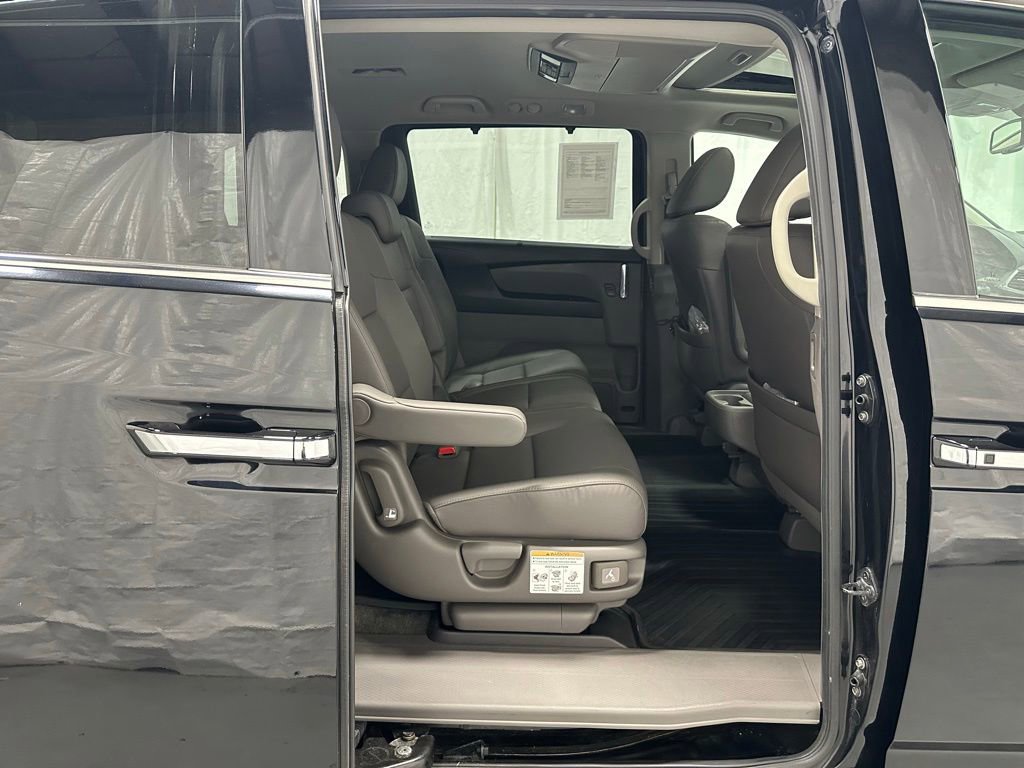 Used 2016 Honda Odyssey Touring Elite image 52