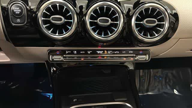Used 2021 Mercedes-Benz CLA 250 image 21