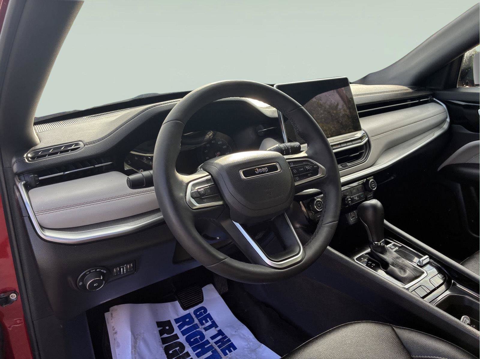 Used 2025 Jeep Compass Limited AWD/4WD image 15