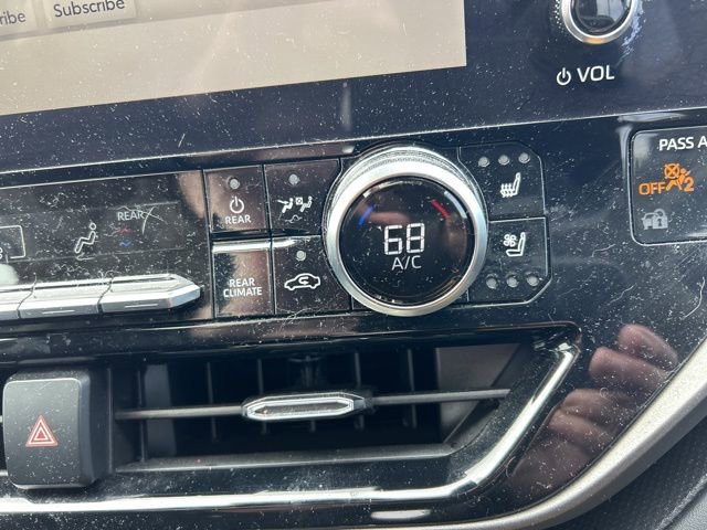 Used 2023 Toyota Highlander Limited image 20