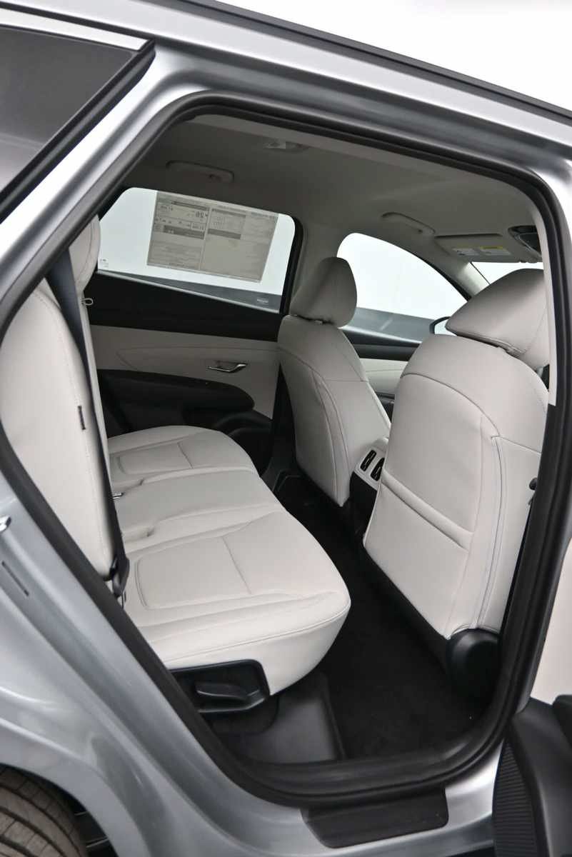 New 2026 Hyundai Tucson SEL Plus AWD/4WD image 12