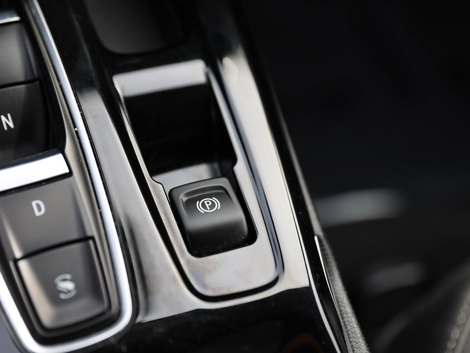 Certified 2022 Chevrolet Bolt EUV LT image 29