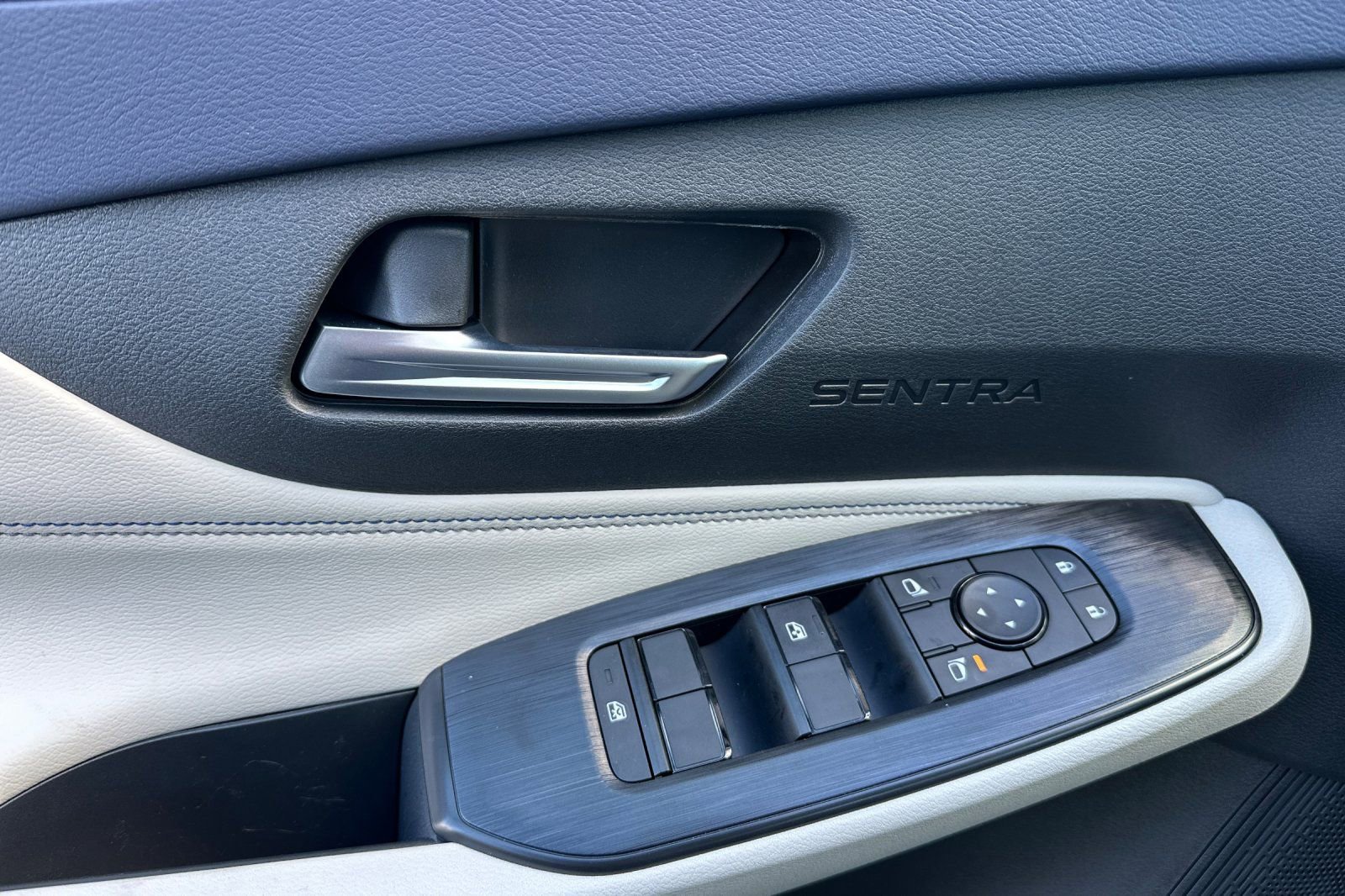 New 2026 Nissan Sentra SL w/ Floor Mat Package image 8