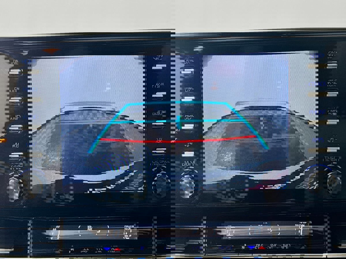 Used 2024 Toyota Sienna XLE image 13