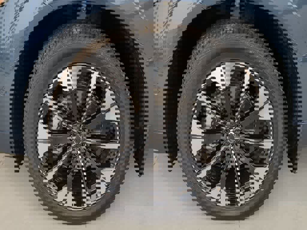 New 2026 Volvo XC60 B5 Plus w/ Protection Package Premier image 6