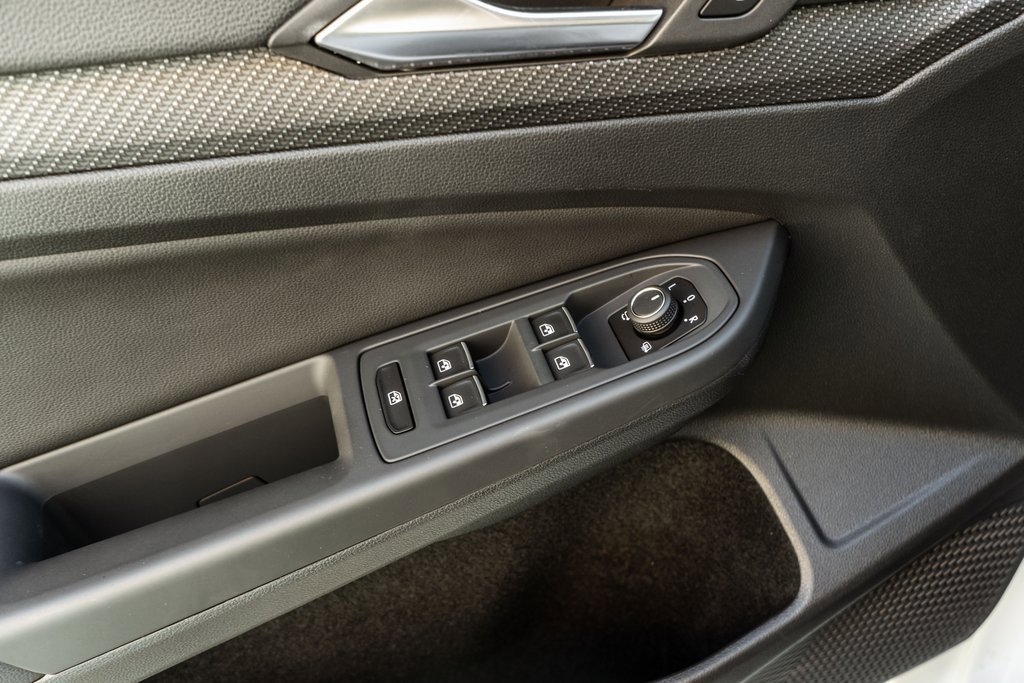 Used 2024 Volkswagen Golf R image 16