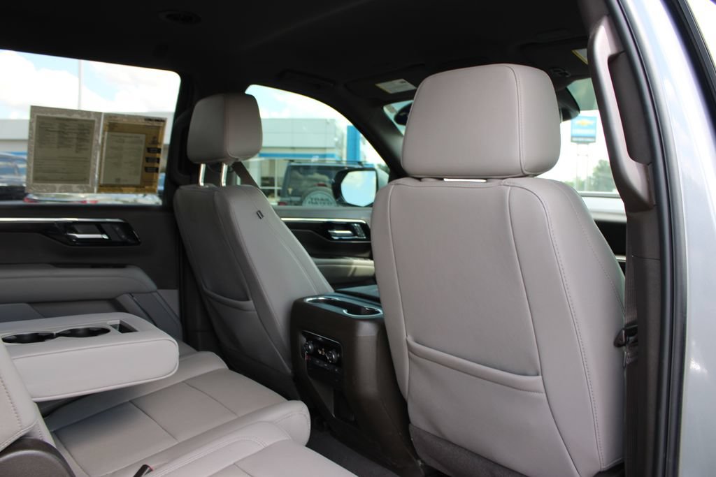 Used 2025 Chevrolet Tahoe Z71 w/ Comfort Package AWD/4WD image 39