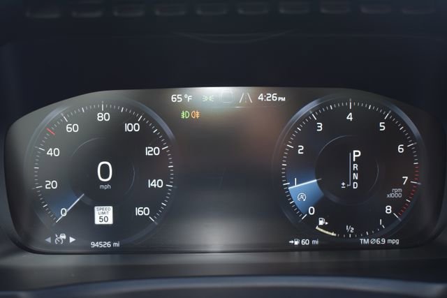 Used 2016 Volvo XC90 T6 Momentum w/ Momentum Plus Package AWD/4WD image 23