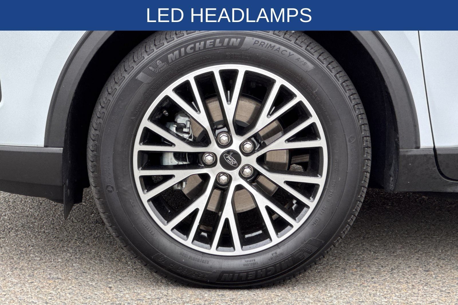 Certified 2025 Ford Escape SE w/ PHEV Premium Package FWD image 32