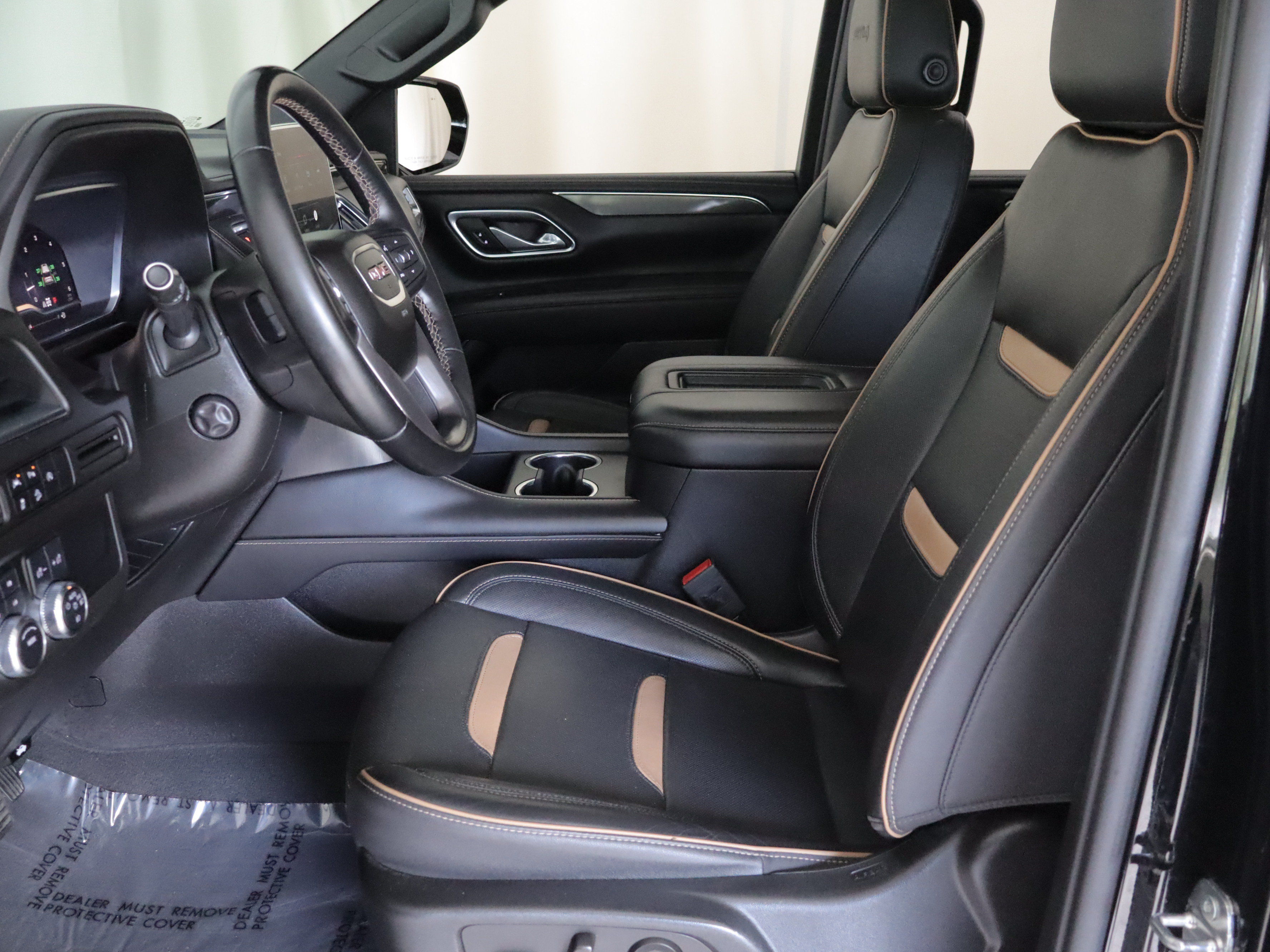 Used 2023 GMC Yukon XL AT4 AWD/4WD image 7
