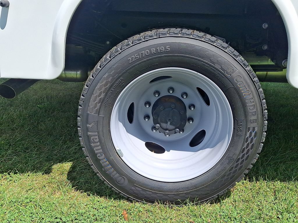 New 2026 Ford F550 4x4 Regular Cab Super Duty image 5