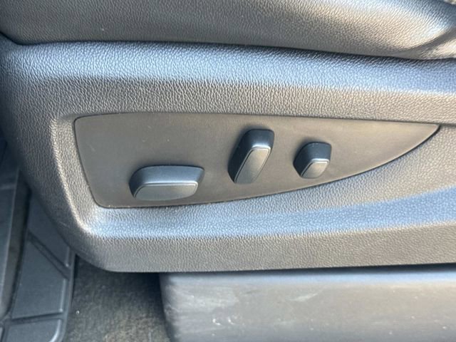 Used 2017 Chevrolet Suburban Premier AWD/4WD image 31