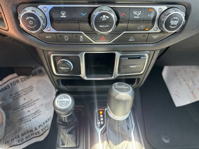 Used 2024 Jeep Gladiator Sport AWD/4WD image 15