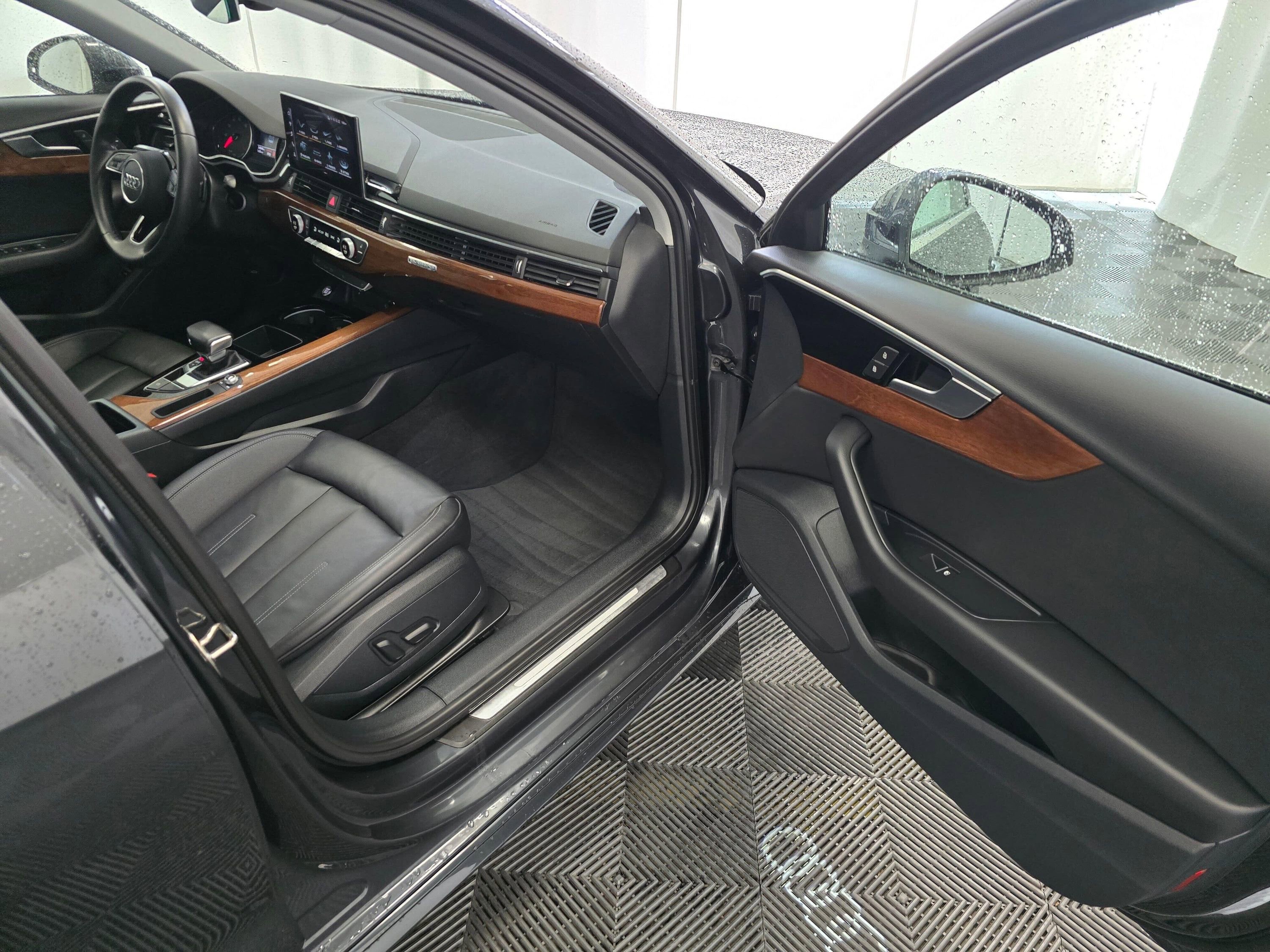 Used 2023 Audi A4 2.0T Premium w/ Convenience Package image 23