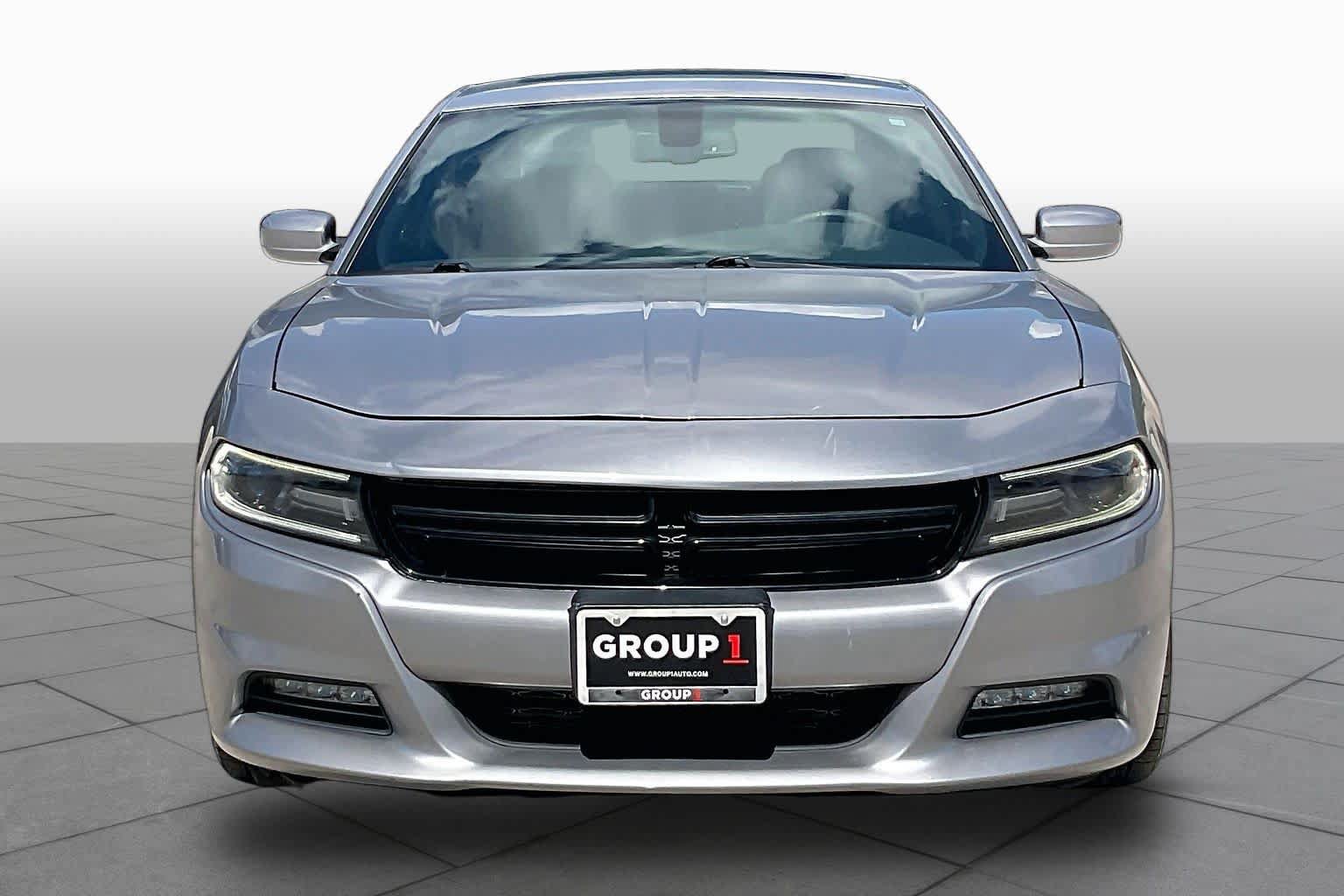Used 2018 Dodge Charger SXT Plus w/ Beats Audio Group RWD image 4