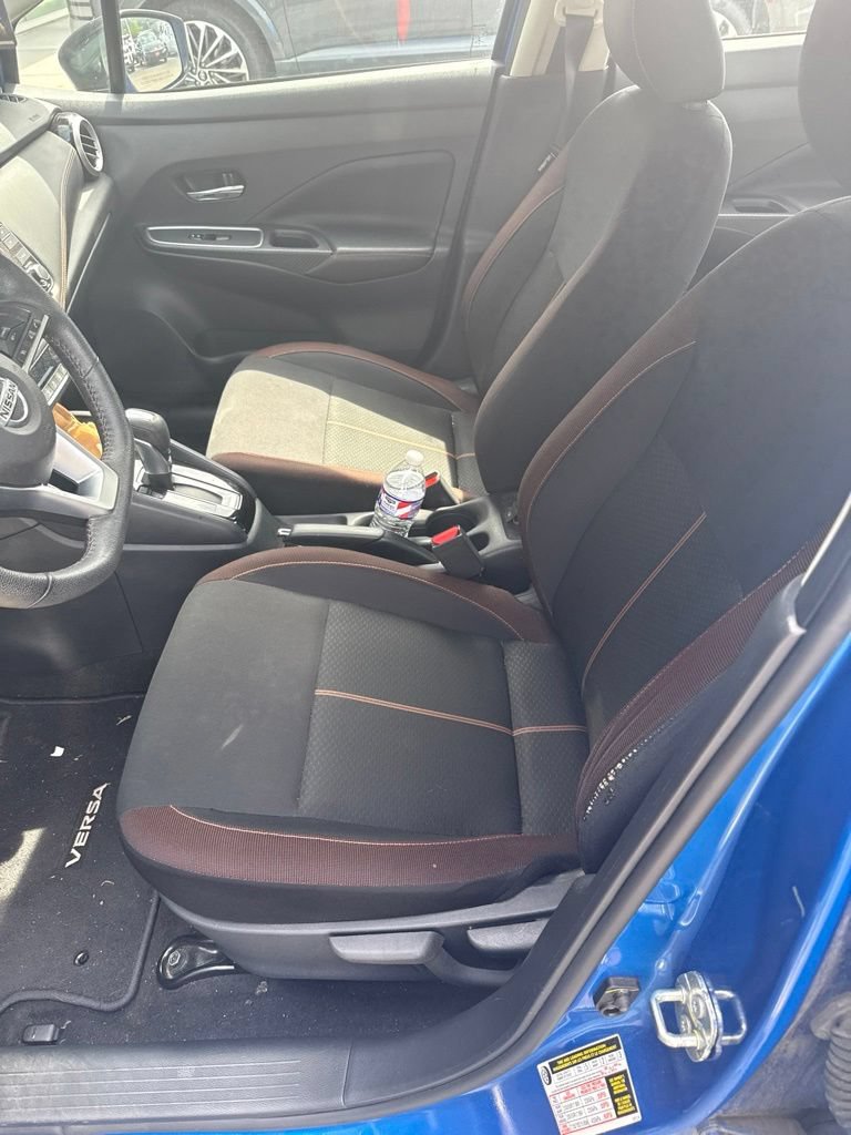 Used 2022 Nissan Versa SR FWD image 5