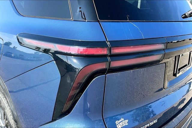 Used 2024 Chevrolet Traverse LT w/ Trailering Package FWD image 30