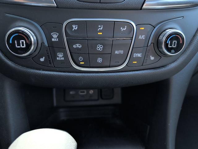 Used 2024 Chevrolet Equinox LT FWD image 20