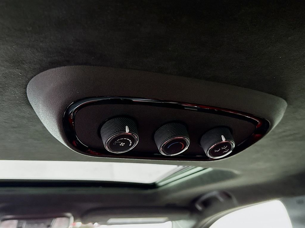 Used 2022 Dodge Durango R/T RWD image 30