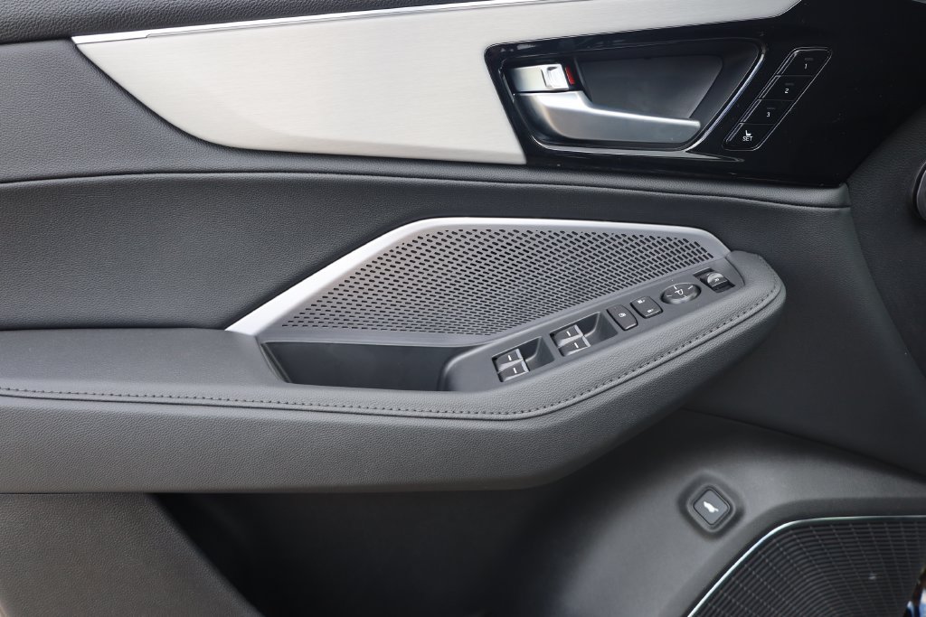 New 2026 Acura MDX SH-AWD image 10