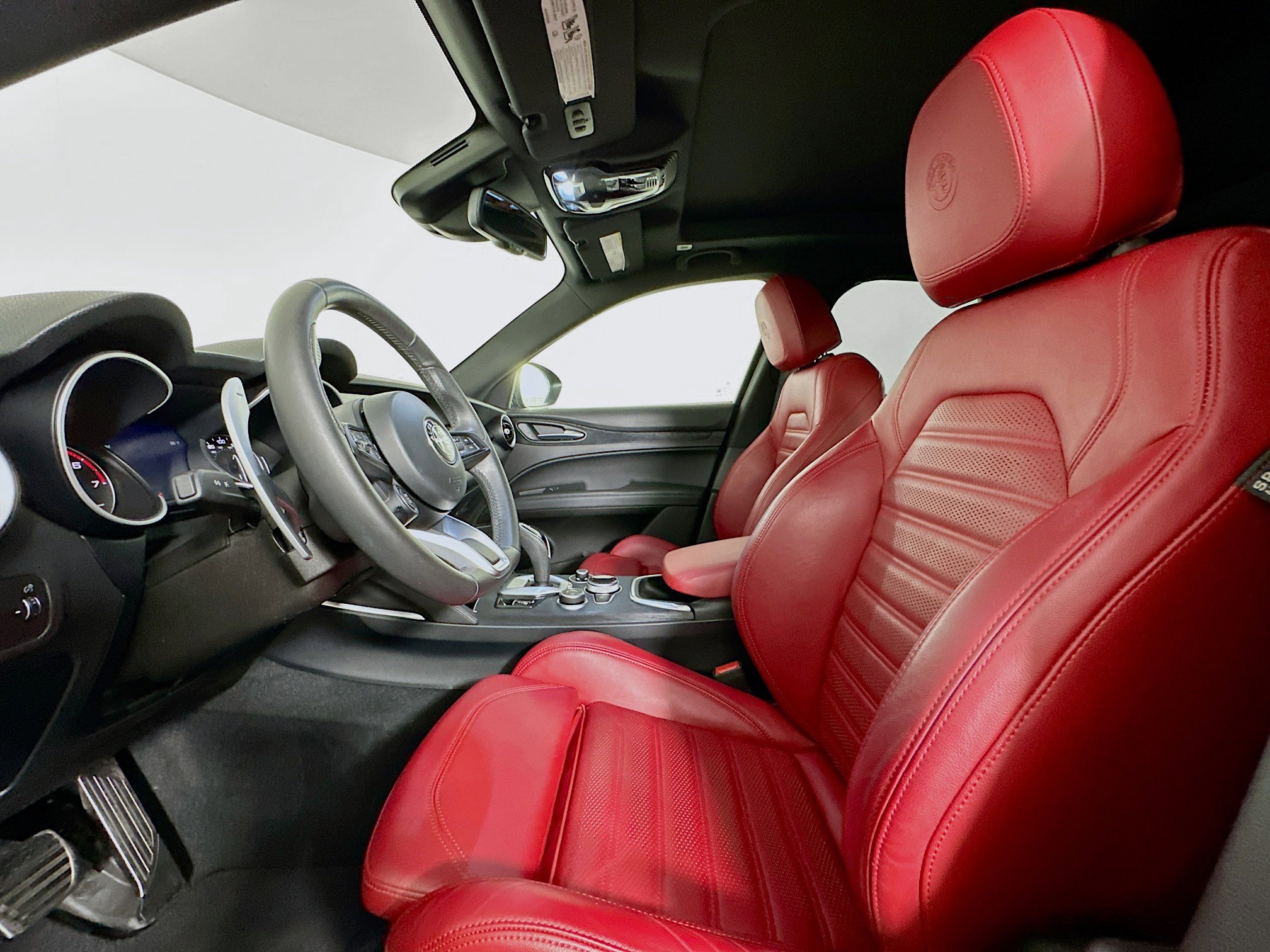 Used 2023 Alfa Romeo Stelvio Sprint RWD image 13