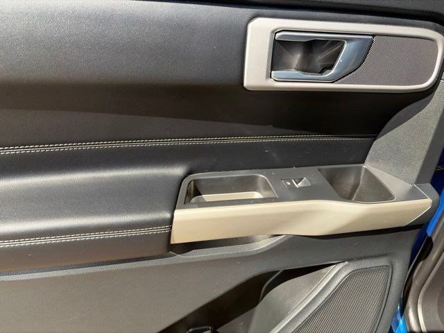 Used 2021 Ford Explorer XLT AWD/4WD image 32