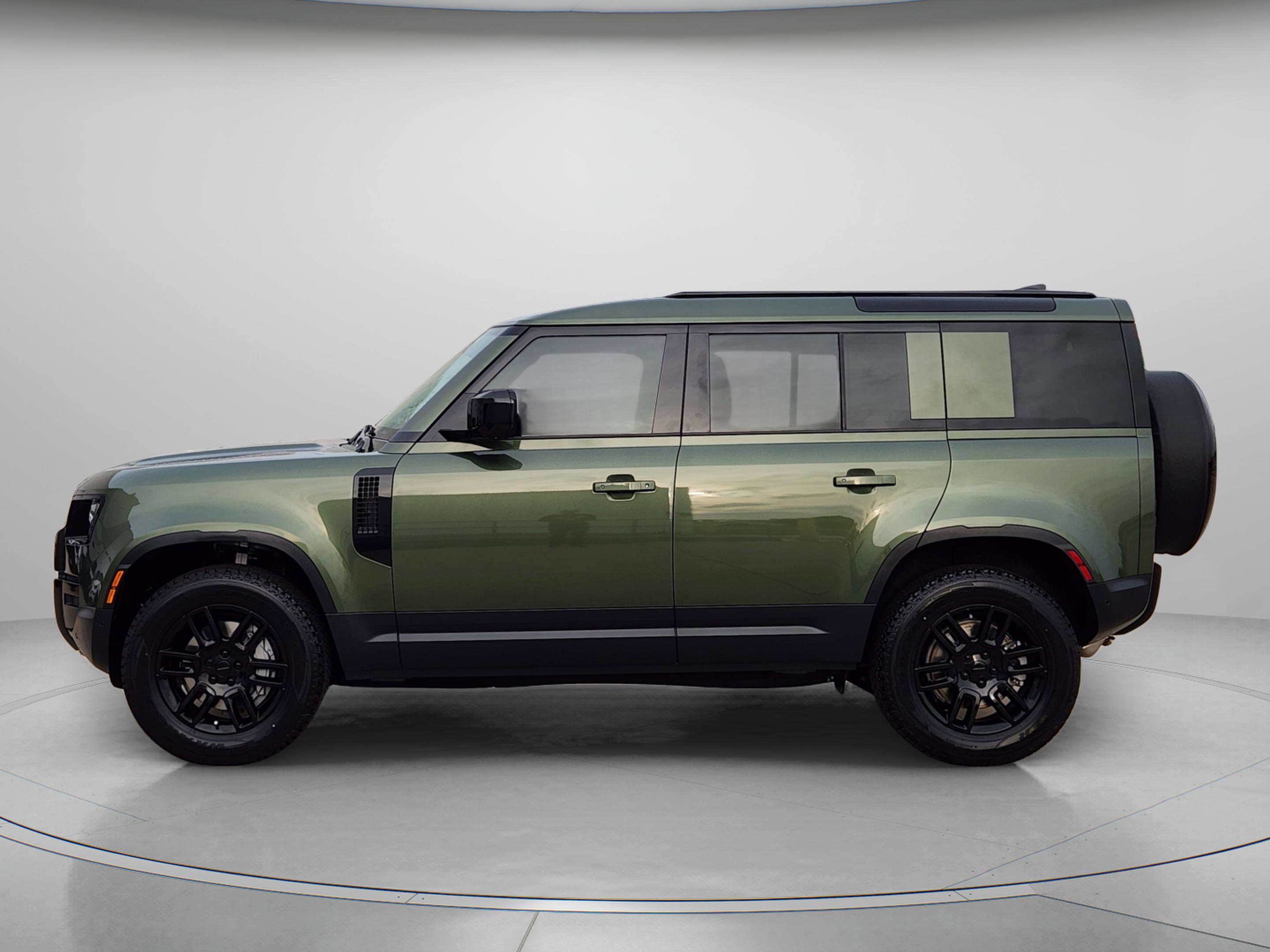 New 2026 Land Rover Defender 110 S AWD/4WD image 2