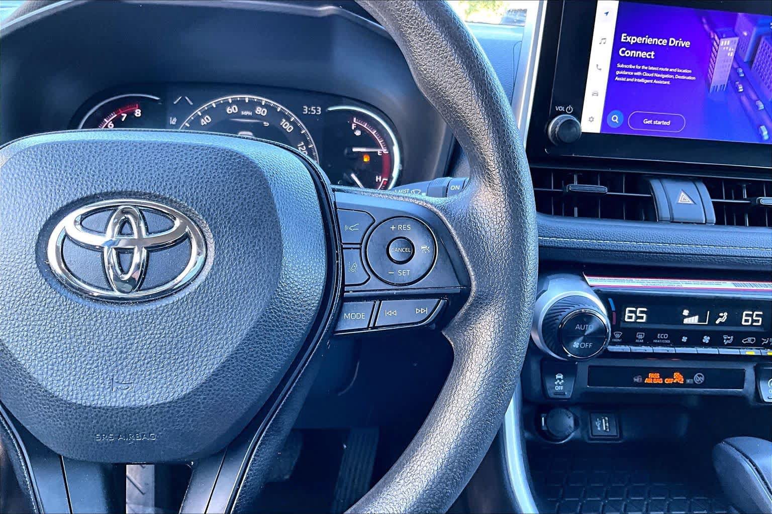 Used 2024 Toyota RAV4 XLE FWD image 25