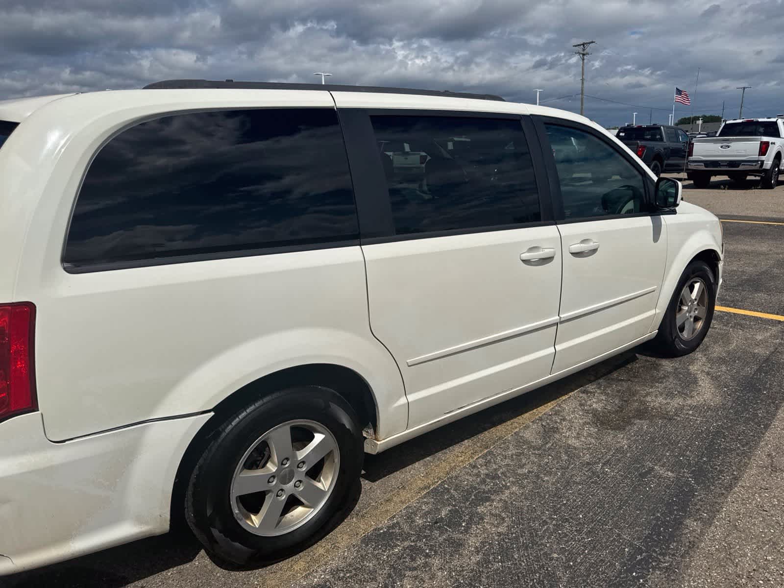 Used 2013 Dodge Grand Caravan SXT FWD image 13