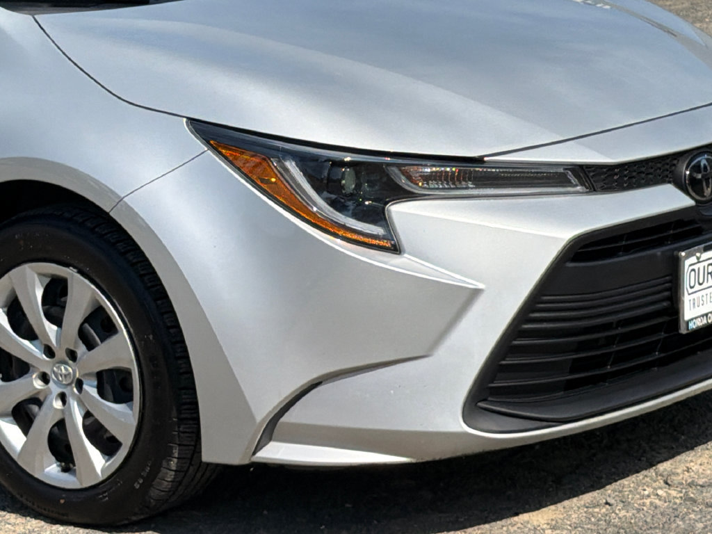 Used 2024 Toyota Corolla LE FWD image 5