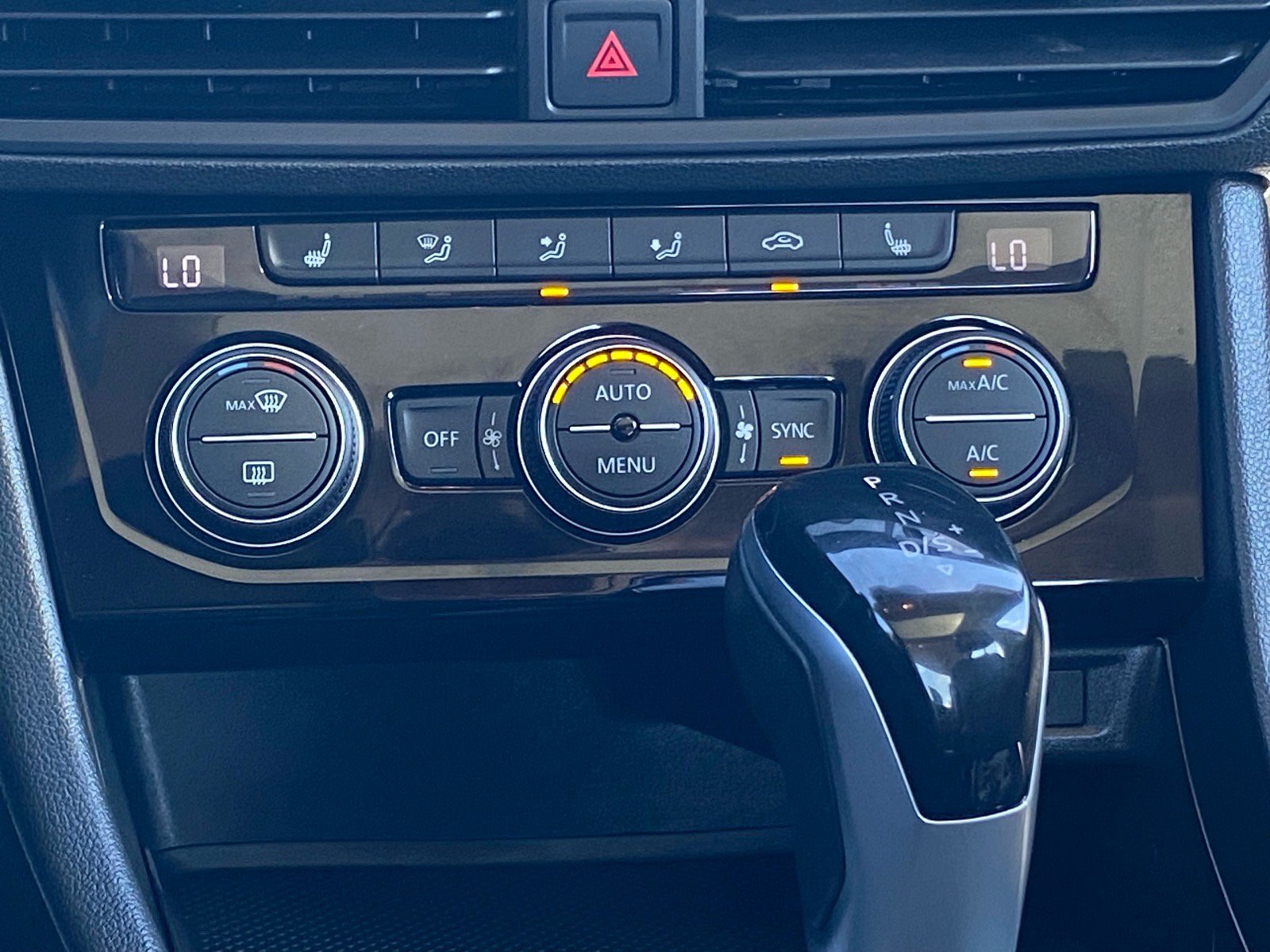 Certified 2023 Volkswagen Jetta SE w/ Panoramic Sunroof Package FWD image 9