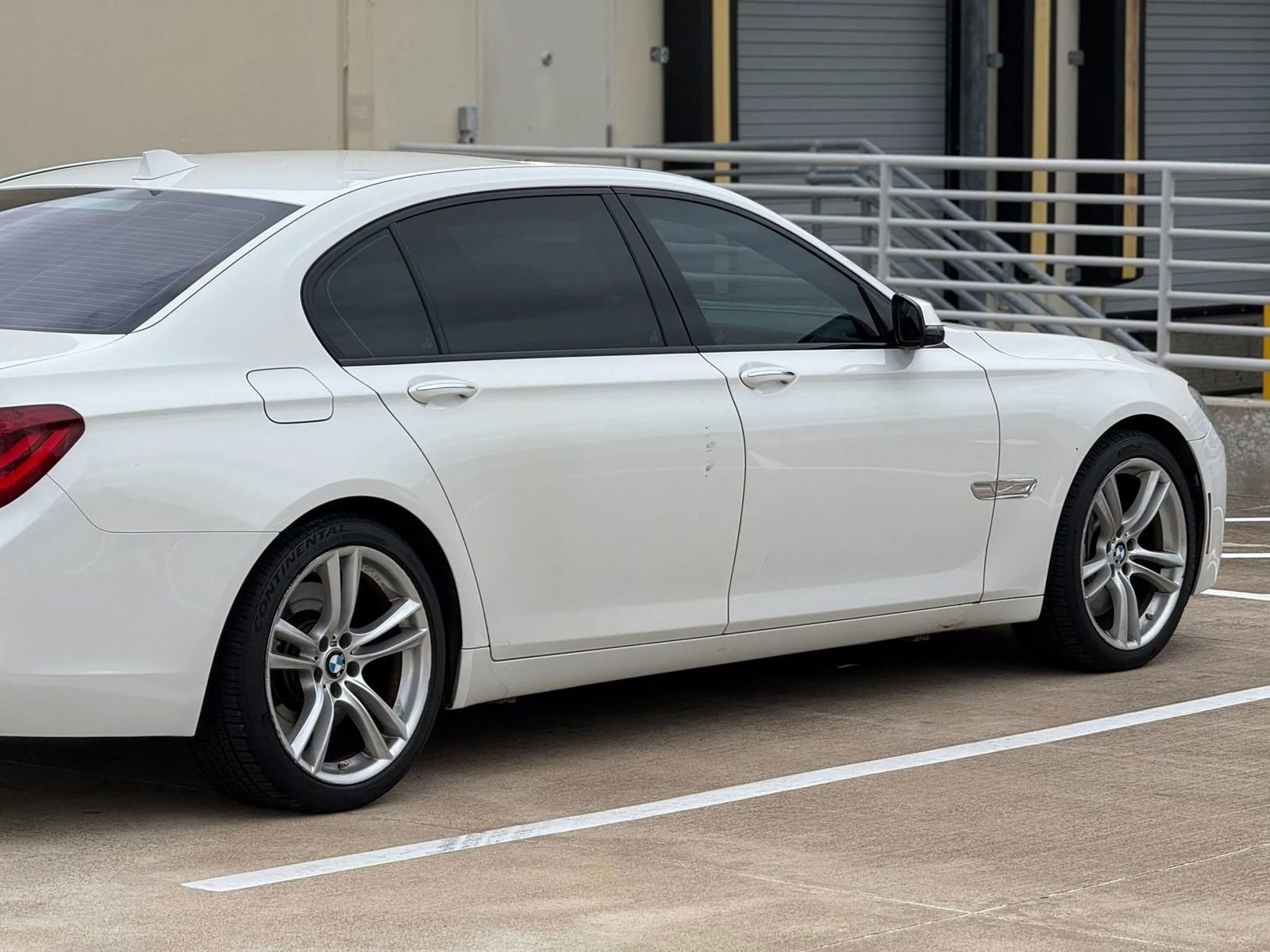 Used 2014 BMW 750Li image 9