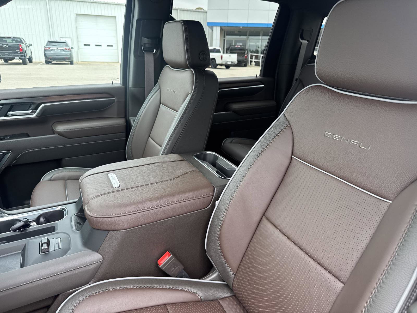New 2026 GMC Sierra 2500 Denali w/ Technology Package AWD/4WD image 11