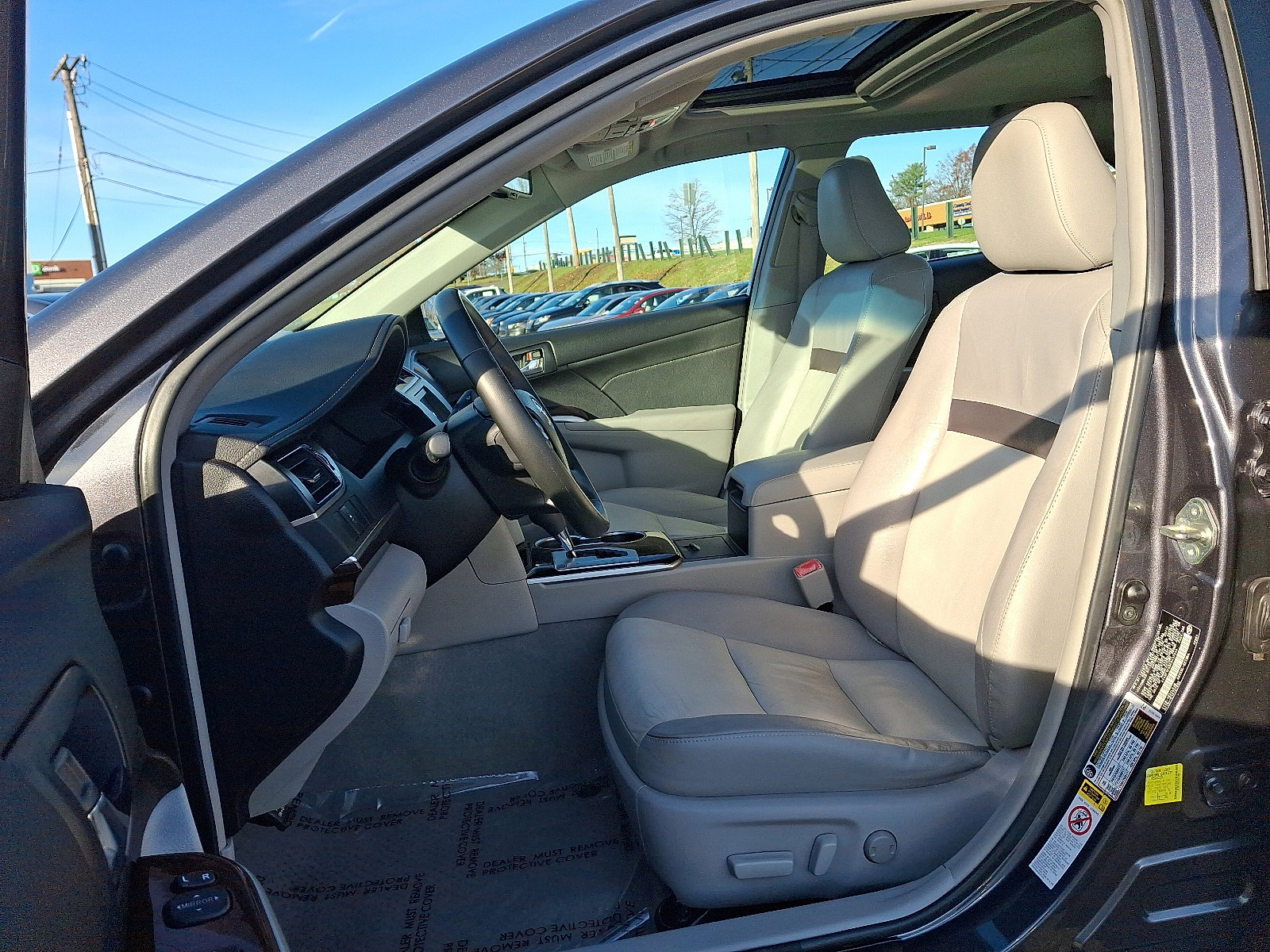 Used 2014 Toyota Camry XLE image 13