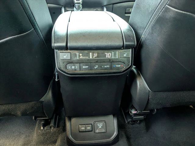 Certified 2022 Toyota Highlander Platinum image 18