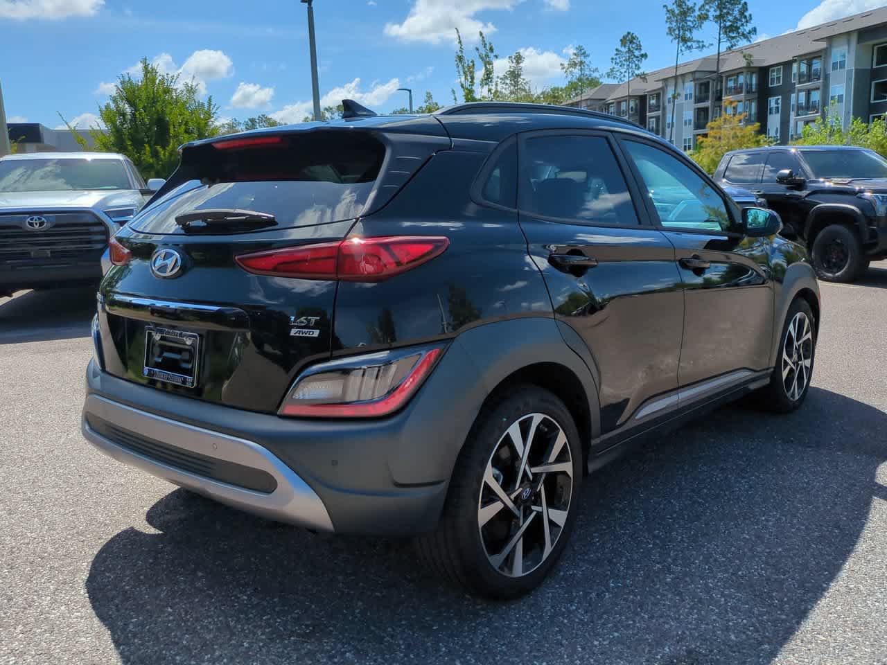Used 2023 Hyundai Kona Limited AWD/4WD image 6