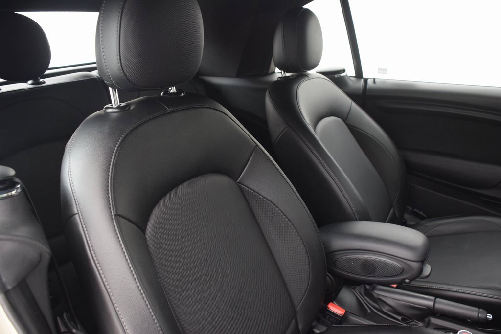 Used 2018 MINI Cooper Convertible image 16