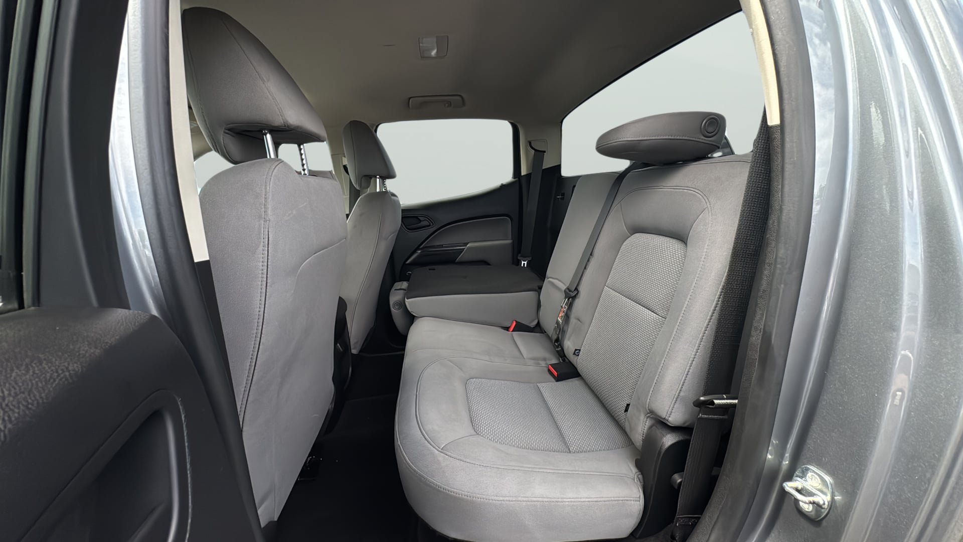 Used 2018 Chevrolet Colorado W/T w/ WT Convenience Package RWD image 30