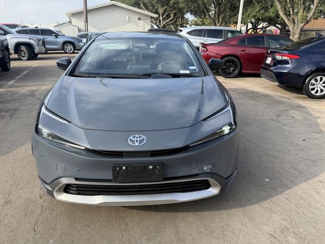 Used 2025 Toyota Prius Plug-In Hybrid FWD image 2