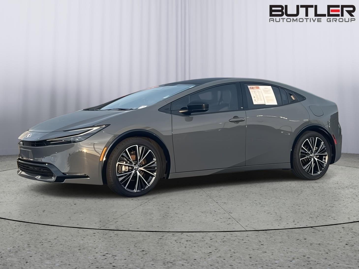 Used 2024 Toyota Prius Limited FWD image 2