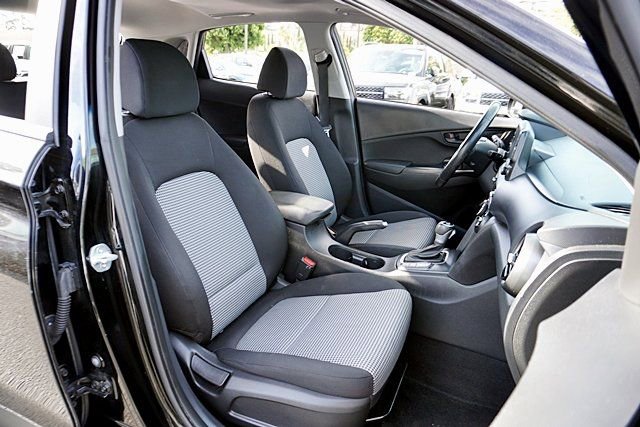 Used 2021 Hyundai Kona SEL Plus w/ Cargo Package FWD image 12