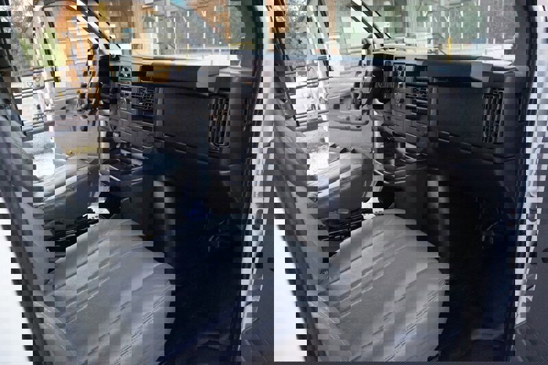 Used 2010 Chevrolet Express 1500 image 29