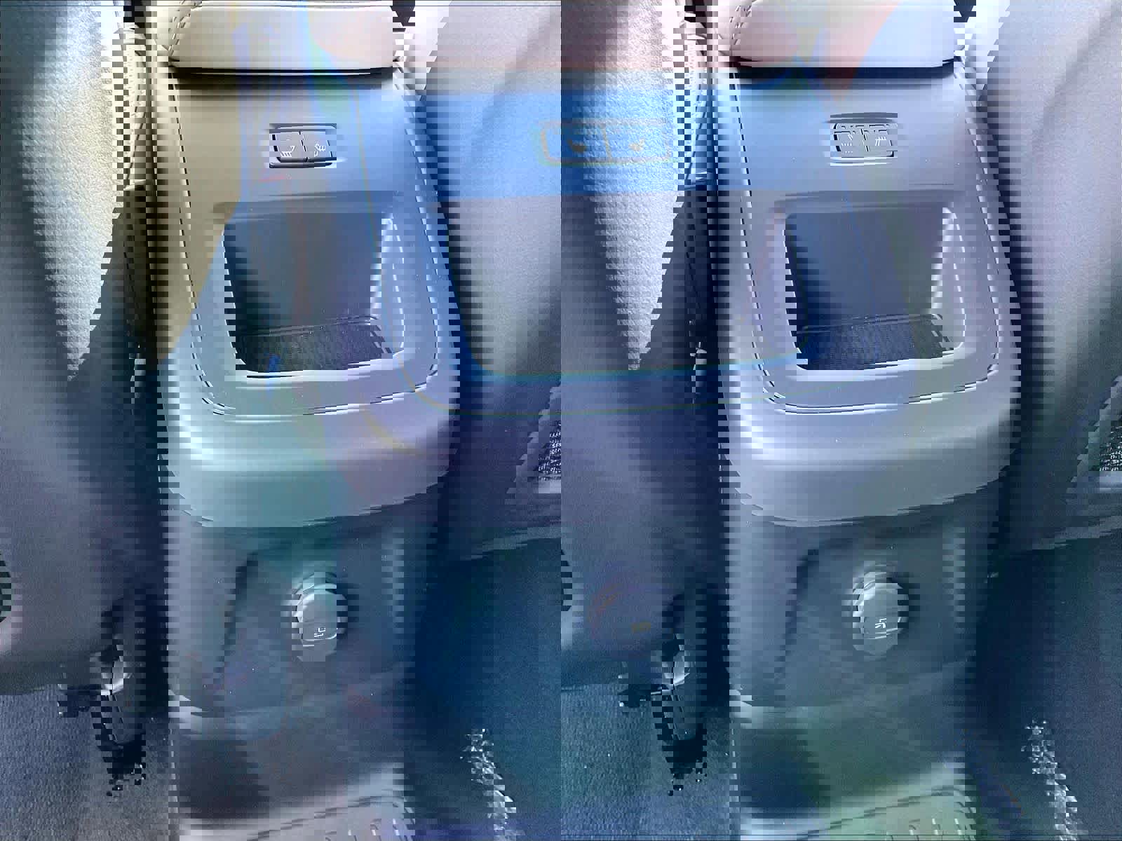 New 2026 Volvo XC60 T8 Plus w/ Protection Package Premier image 16