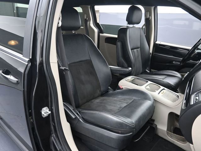 Used 2019 Dodge Grand Caravan SXT image 28