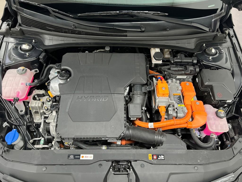 Used 2023 Hyundai Elantra Limited image 24