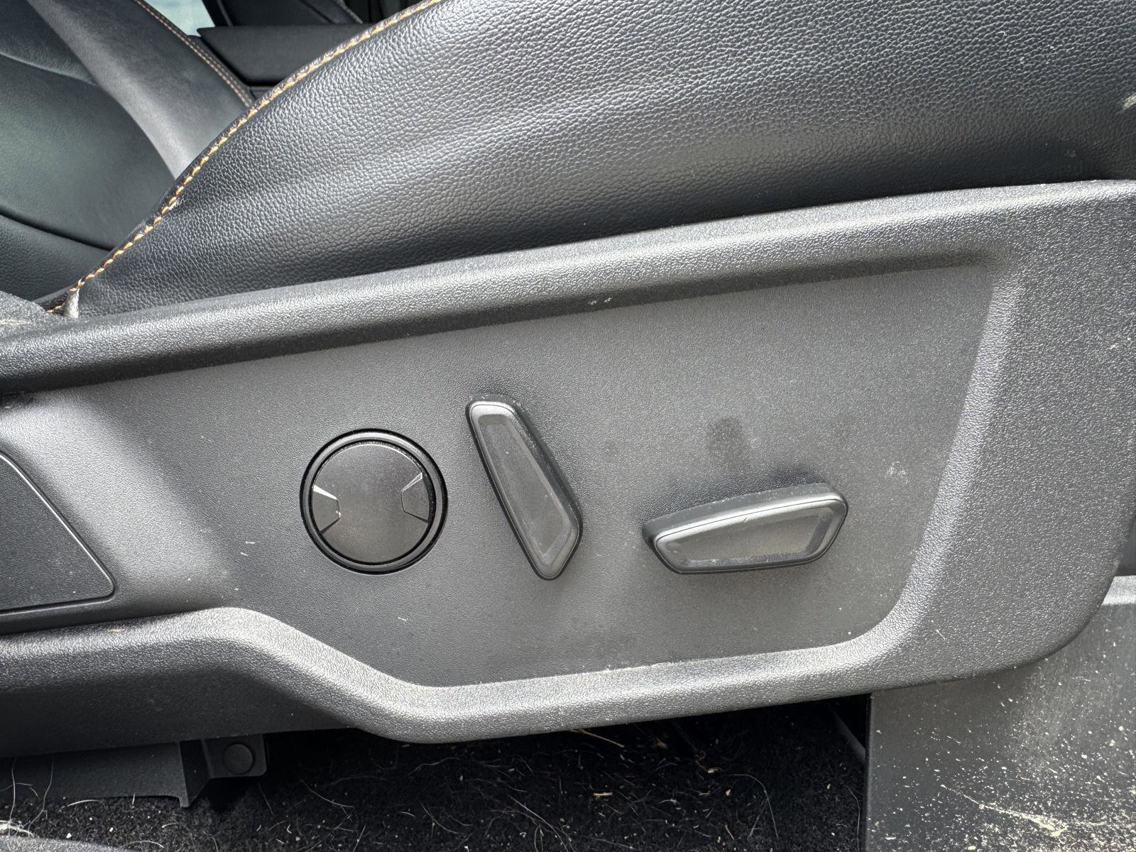 Used 2023 Ford Bronco Badlands image 31